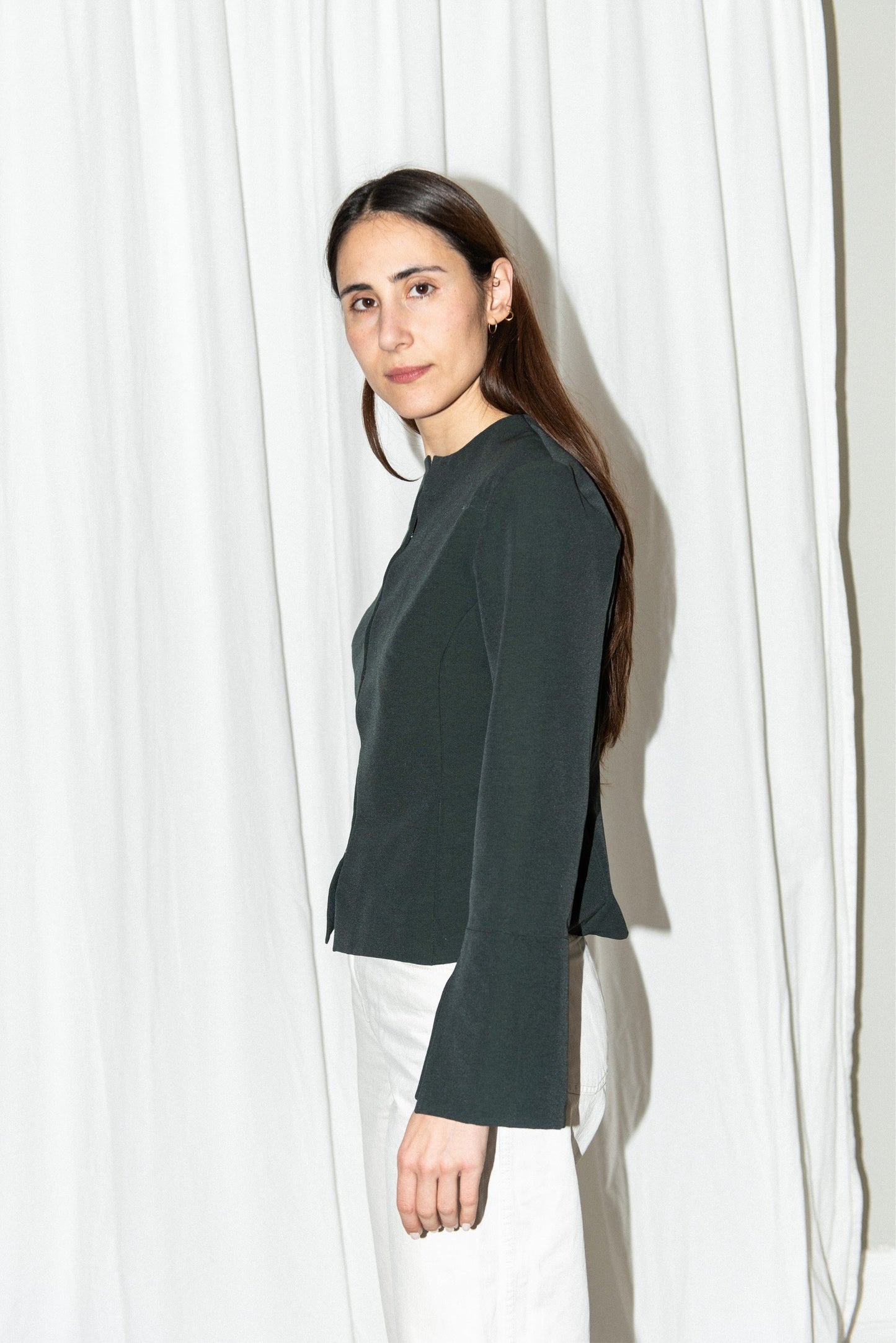 SILHOUETTE BLOUSE + TRUMPET SLEEVES - PRINTED PATTERN