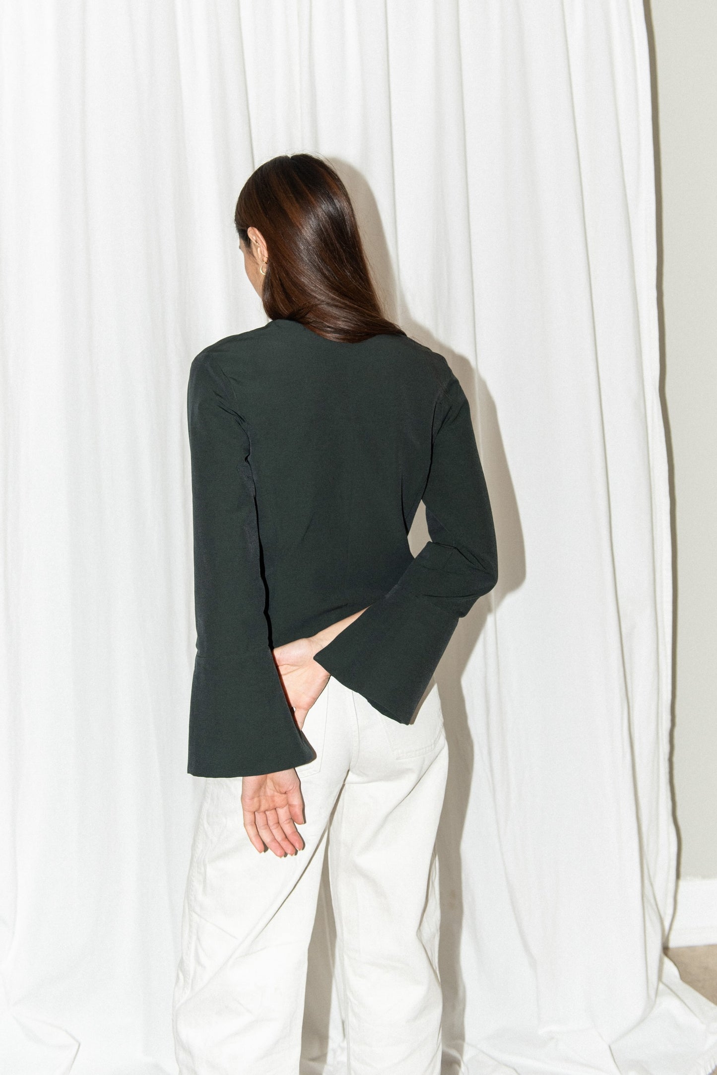 SILHOUETTE BLOUSE x TRUMPET SLEEVES